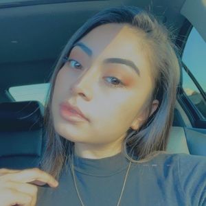 Meet your Posher, Dania